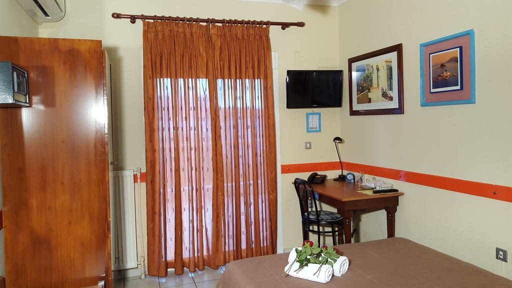 Stella Family Apartments Síndos Pokoj fotografie
