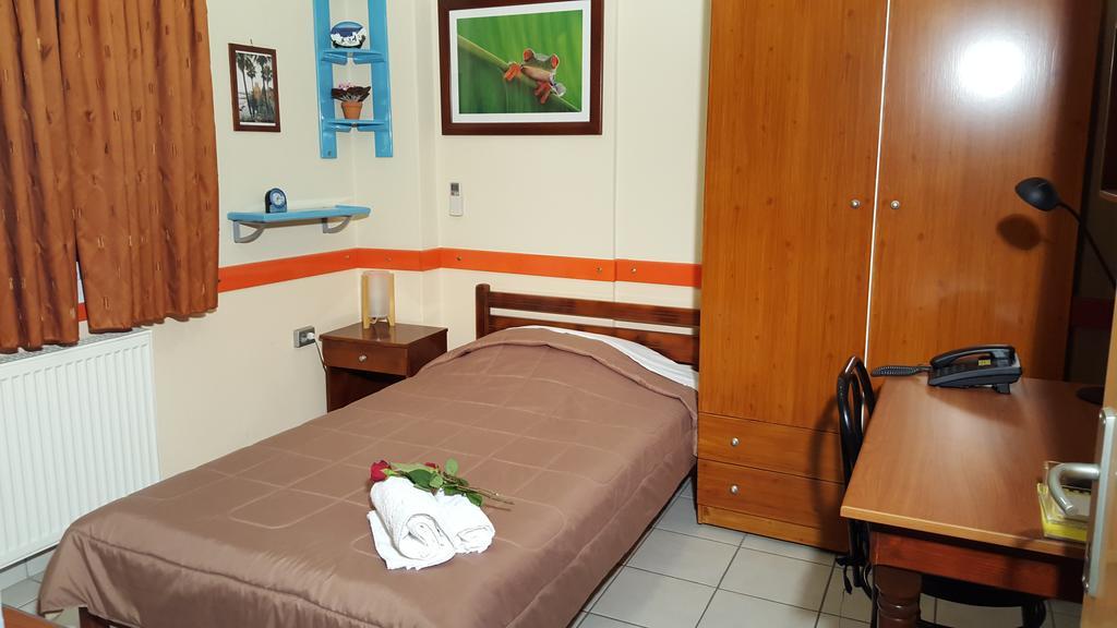 Stella Family Apartments Síndos Pokoj fotografie